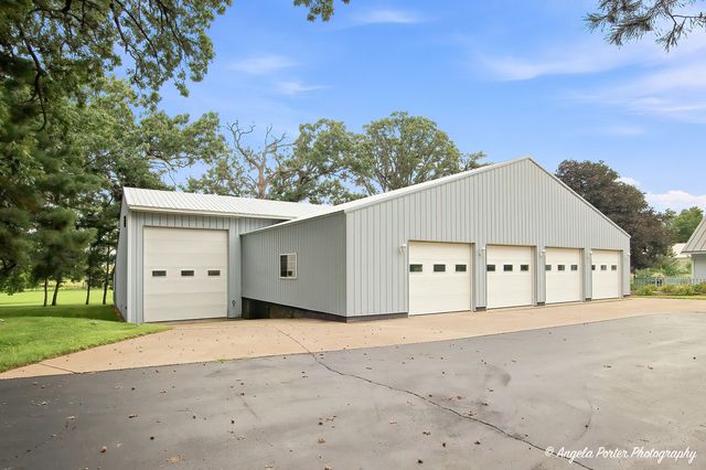 6424 Mccullom Lake Road, Wonder Lake, IL 60097