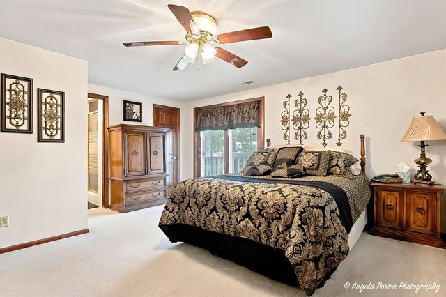 6424 Mccullom Lake Road, Wonder Lake, IL 60097