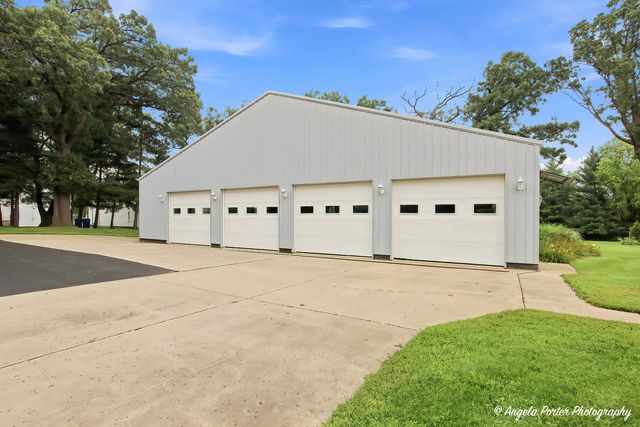 6424 Mccullom Lake Road, Wonder Lake, IL 60097