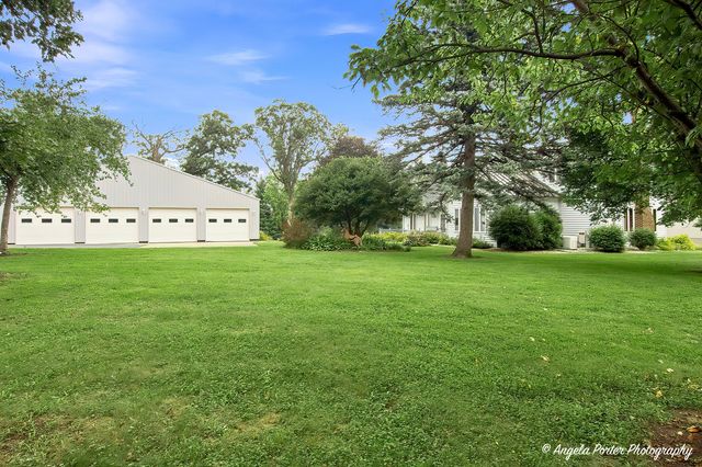 6424 Mccullom Lake Road, Wonder Lake, IL 60097