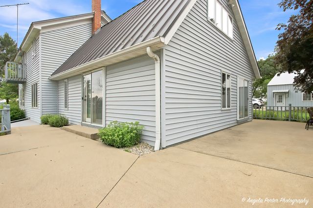 6424 Mccullom Lake Road, Wonder Lake, IL 60097