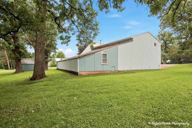 6424 Mccullom Lake Road, Wonder Lake, IL 60097