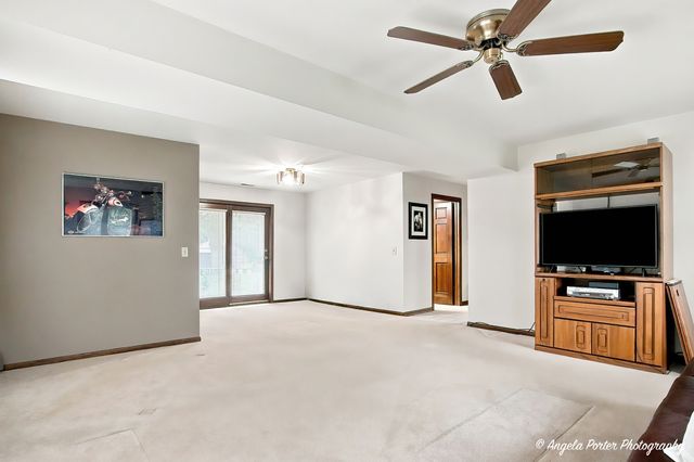 6424 Mccullom Lake Road, Wonder Lake, IL 60097