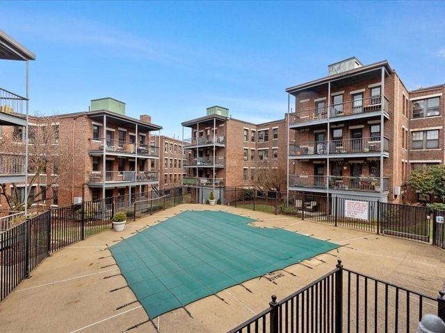 110 Lanark Rd 10, Boston, MA 02135