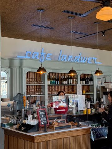 110 Lanark Rd 10, Boston, MA 02135