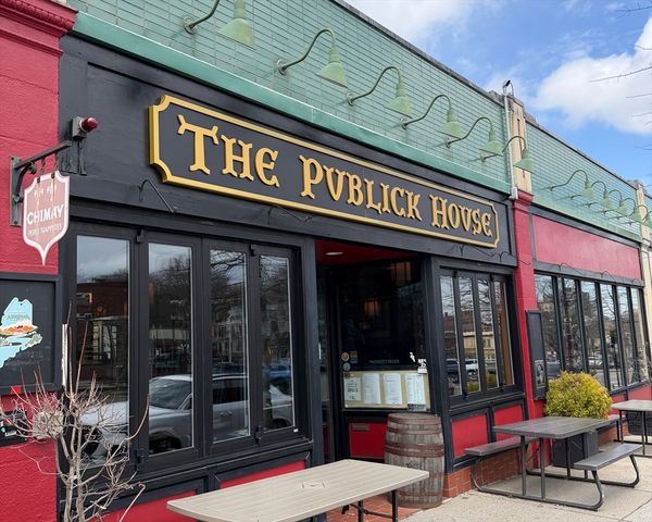 110 Lanark Rd 10, Boston, MA 02135