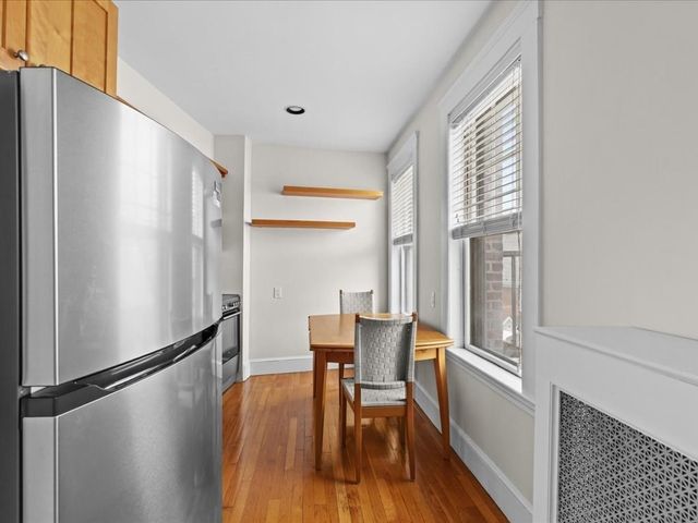 110 Lanark Rd 10, Boston, MA 02135