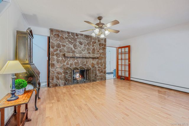 22 Mercury Lane, Levittown, NY 11756