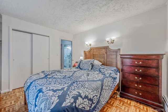 22 Mercury Lane, Levittown, NY 11756