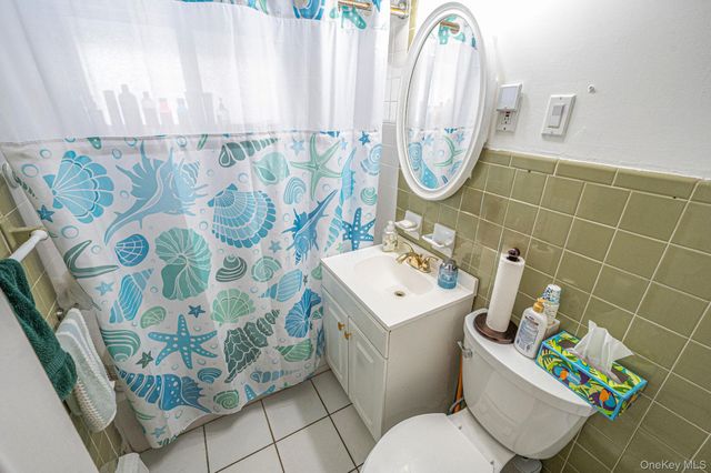 22 Mercury Lane, Levittown, NY 11756