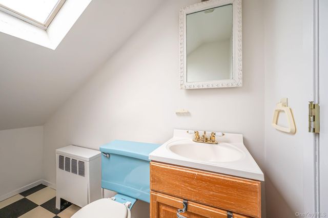 22 Mercury Lane, Levittown, NY 11756