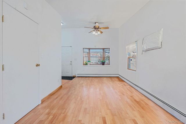 22 Mercury Lane, Levittown, NY 11756