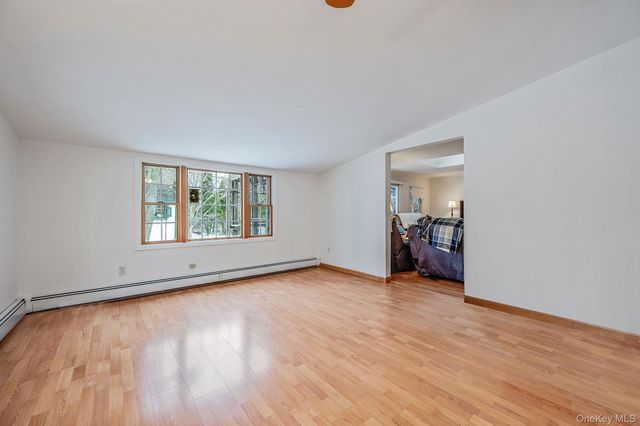 22 Mercury Lane, Levittown, NY 11756