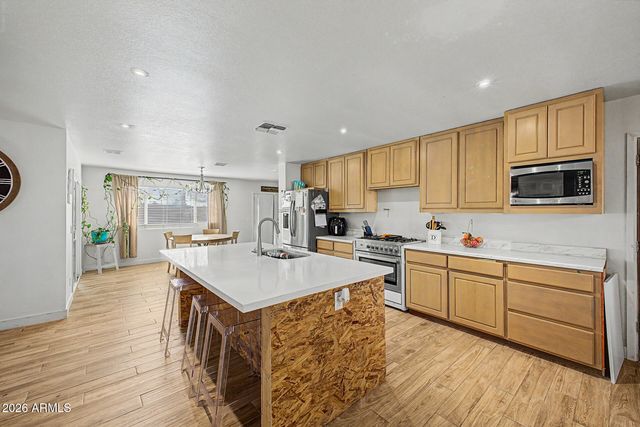 399 N APACHE Drive N, Chandler, AZ 85224