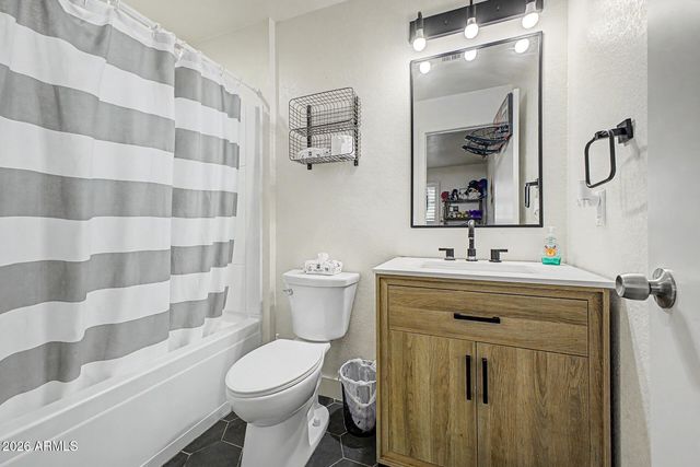 399 N APACHE Drive N, Chandler, AZ 85224