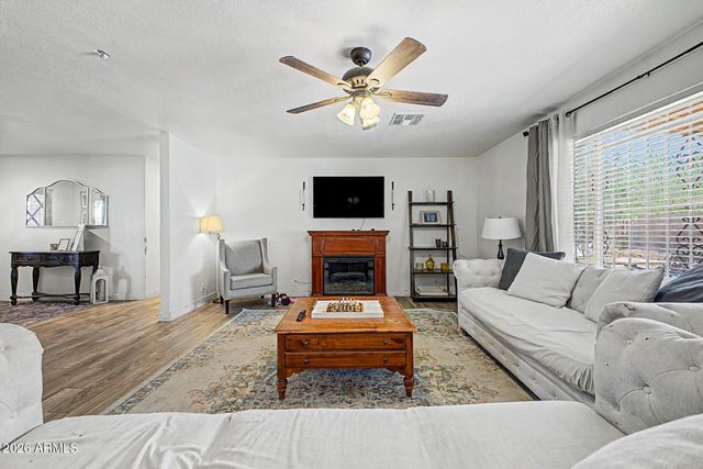 399 N APACHE Drive N, Chandler, AZ 85224