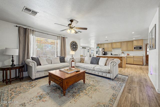 399 N APACHE Drive N, Chandler, AZ 85224