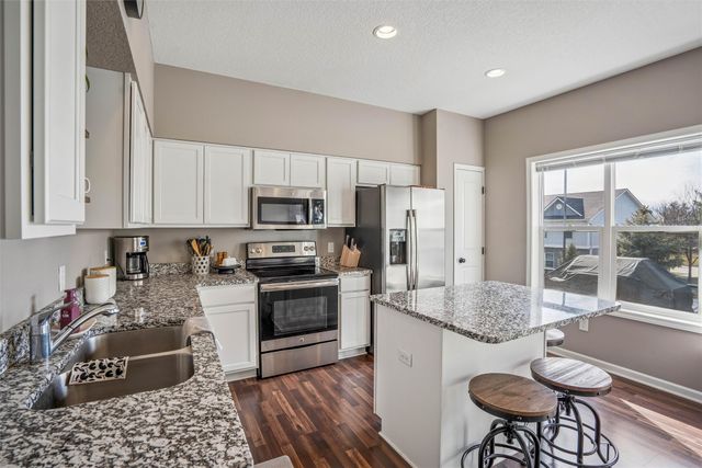 6883 Jack London Drive, Johnston, IA 50131