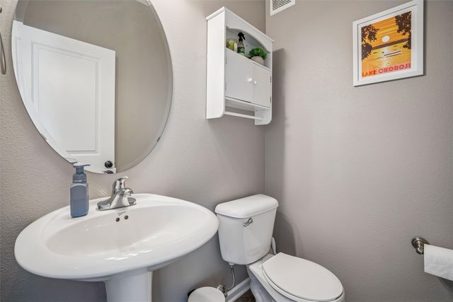 6883 Jack London Drive, Johnston, IA 50131