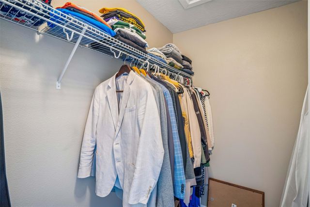 6883 Jack London Drive, Johnston, IA 50131