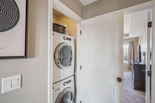 6883 Jack London Drive, Johnston, IA 50131