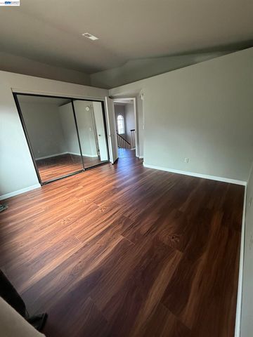 446 Lighthouse Dr, Vallejo, CA 94590