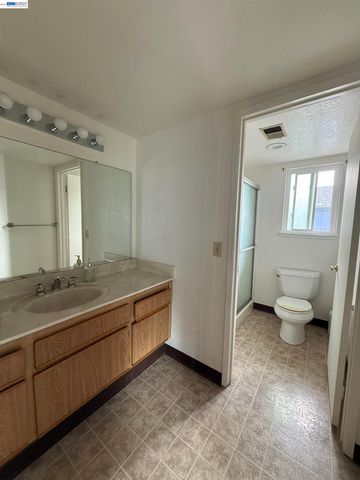 446 Lighthouse Dr, Vallejo, CA 94590