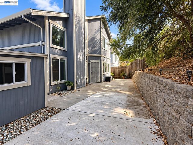 446 Lighthouse Dr, Vallejo, CA 94590