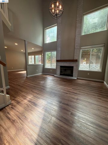 446 Lighthouse Dr, Vallejo, CA 94590
