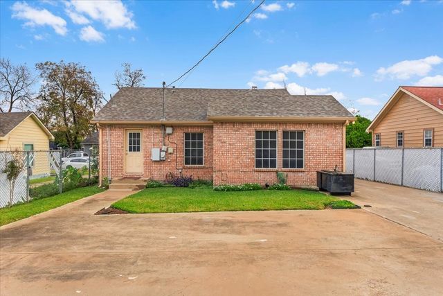 3640 6th Avenue, Fort Worth, TX 76110