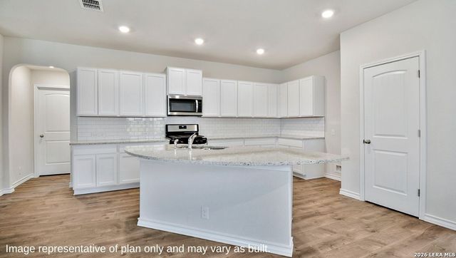 108 Ivy Way, Mico, TX 78056