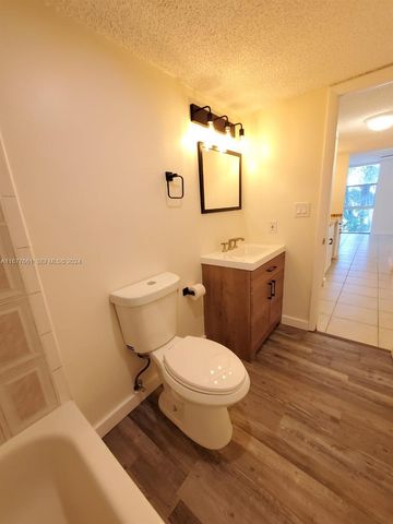 2029 NW 46th Avenue E308, Lauderhill, FL 33313