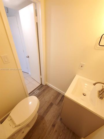 2029 NW 46th Avenue E308, Lauderhill, FL 33313