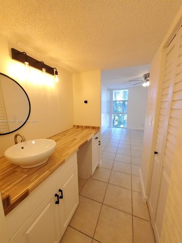 2029 NW 46th Avenue E308, Lauderhill, FL 33313
