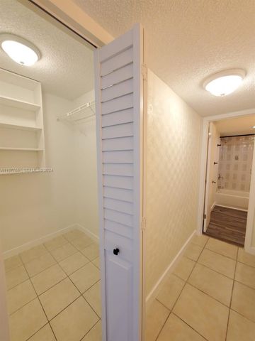 2029 NW 46th Avenue E308, Lauderhill, FL 33313