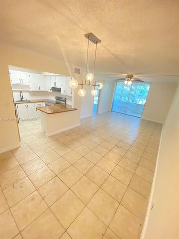 2029 NW 46th Avenue E308, Lauderhill, FL 33313