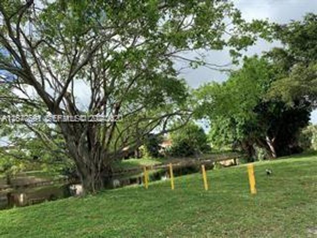 2029 NW 46th Avenue E308, Lauderhill, FL 33313