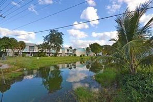 2029 NW 46th Avenue E308, Lauderhill, FL 33313