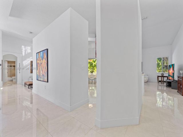 8945 SW 162nd Ter, Palmetto Bay, FL 33157