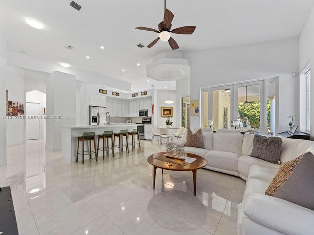 8945 SW 162nd Ter, Palmetto Bay, FL 33157