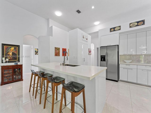 8945 SW 162nd Ter, Palmetto Bay, FL 33157