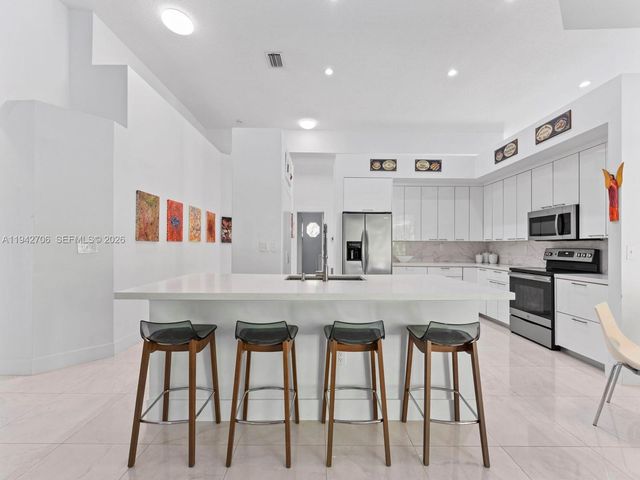 8945 SW 162nd Ter, Palmetto Bay, FL 33157