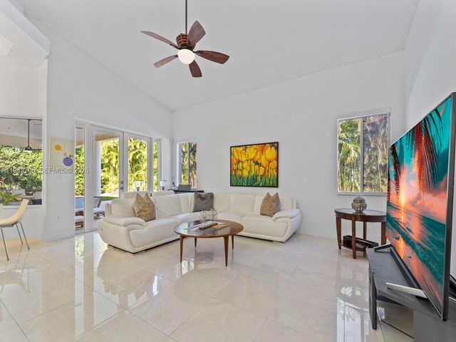 8945 SW 162nd Ter, Palmetto Bay, FL 33157