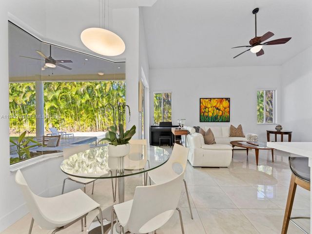 8945 SW 162nd Ter, Palmetto Bay, FL 33157