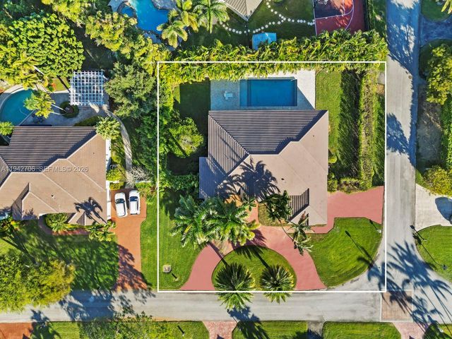 8945 SW 162nd Ter, Palmetto Bay, FL 33157