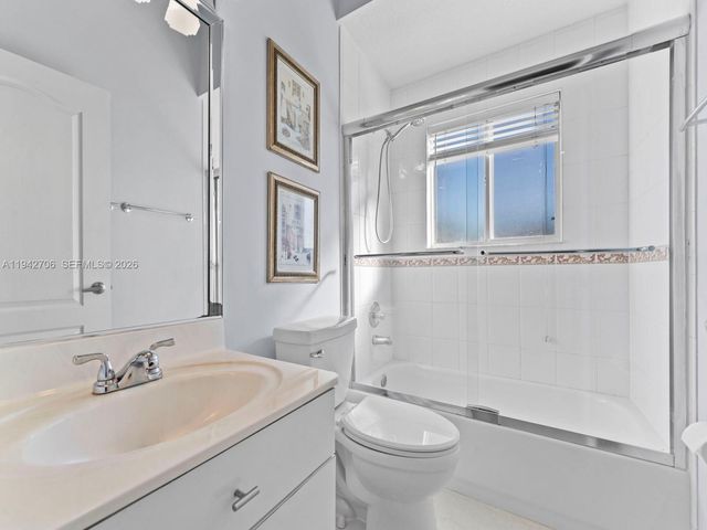 8945 SW 162nd Ter, Palmetto Bay, FL 33157