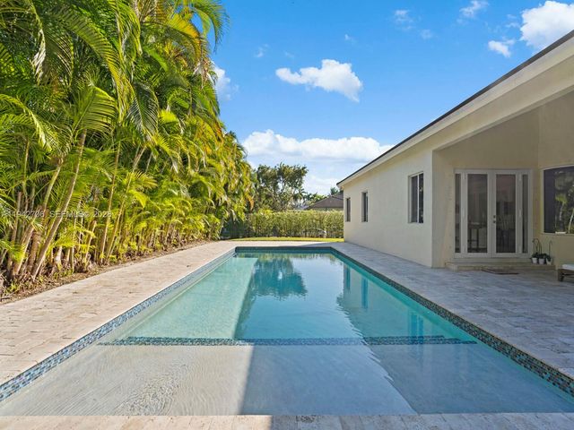 8945 SW 162nd Ter, Palmetto Bay, FL 33157