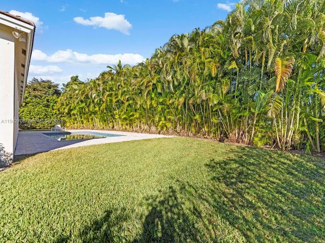 8945 SW 162nd Ter, Palmetto Bay, FL 33157