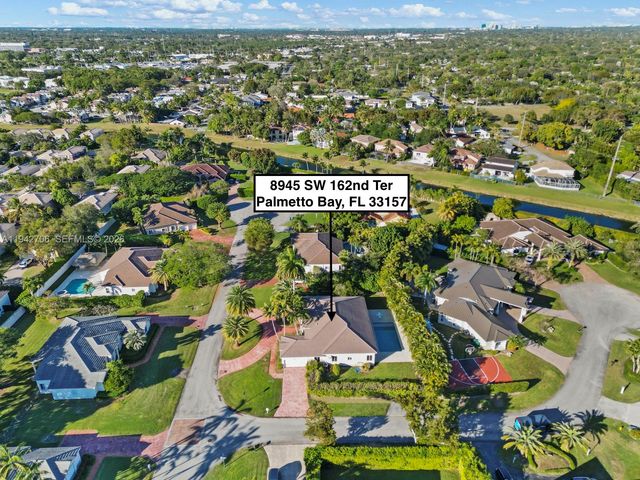 8945 SW 162nd Ter, Palmetto Bay, FL 33157