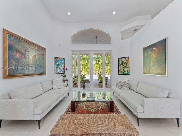 8945 SW 162nd Ter, Palmetto Bay, FL 33157